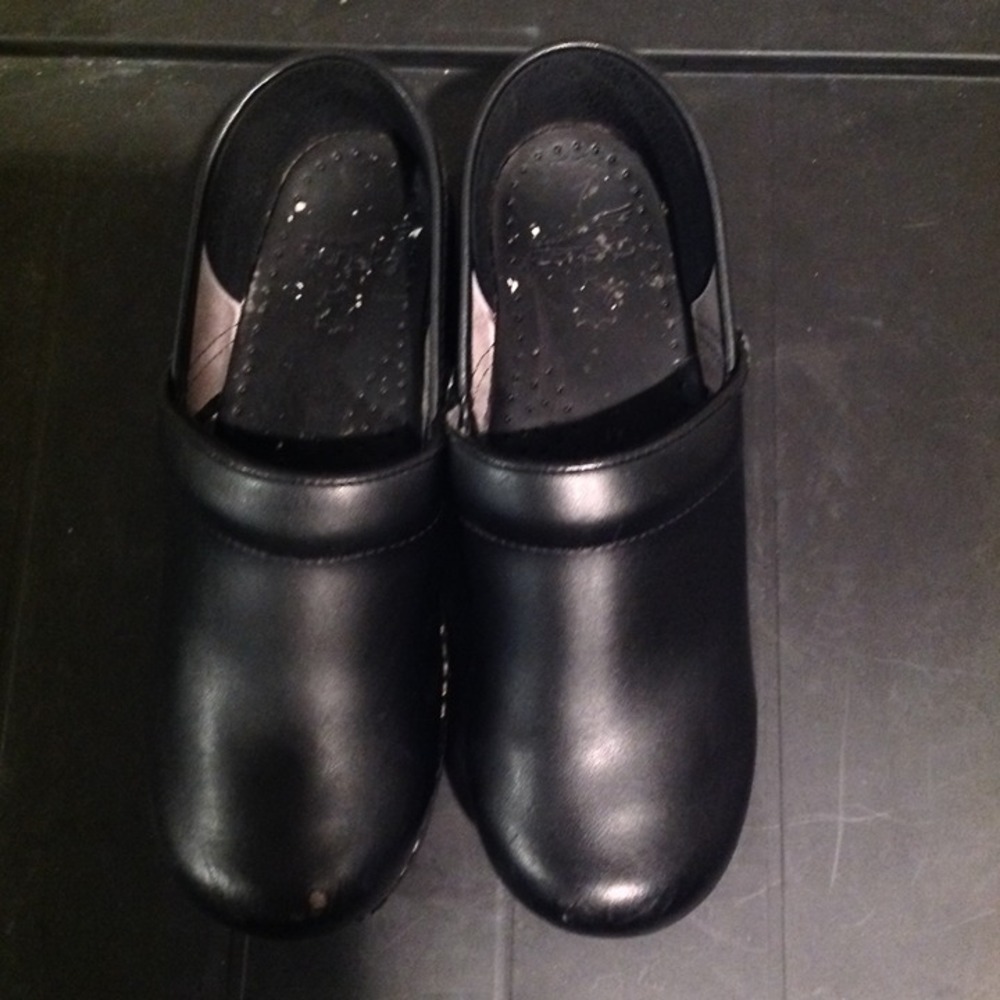Dansko Professional Black Leather Nurse Clogs Size 8 1/2 Ladies
